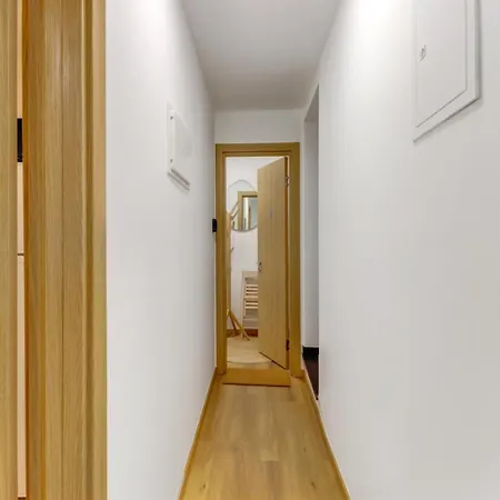 Апартаменти 1br Cosy Heart Of Santos W Ac | By Airnest