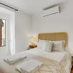 1br Cosy Heart Of Santos W Ac | By Airnest Appartement Lissabon